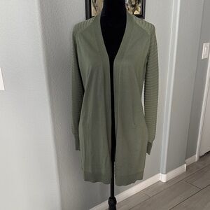 NWOT Cardigan w/ Front Pockets